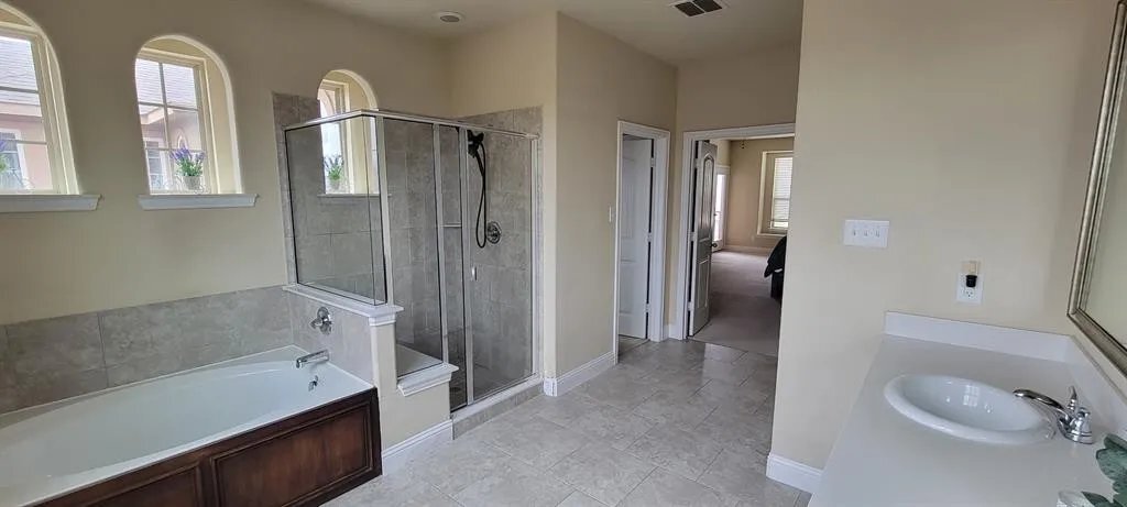 Building Photo - 2630 Villa Di Lago Dr