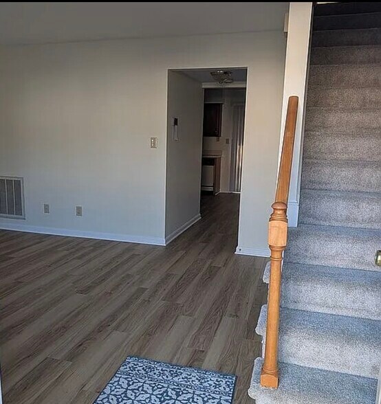 Building Photo - 131 Farrell Ln