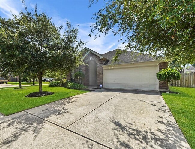 Building Photo - 2501 Shady Falls Ln