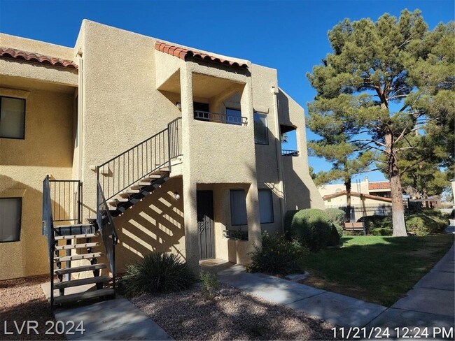 Primary Photo - CUTE 1st FLOOR HENDERSON CONDO!