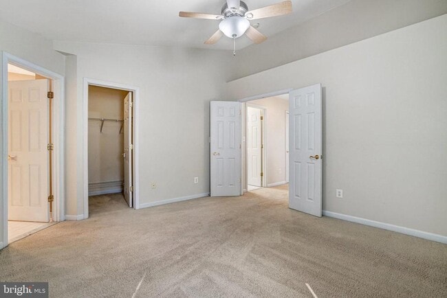 Building Photo - 9662 Potters Hill Cir