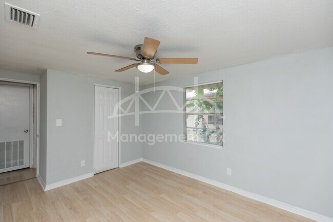 Building Photo - 3303 Jones St