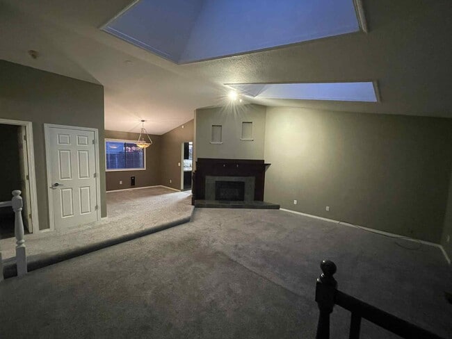 Building Photo - 10536 SW 43rd Ave