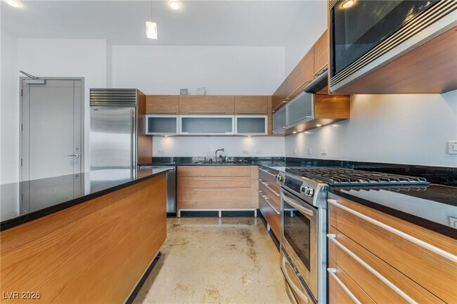 Building Photo - 200 Hoover Ave