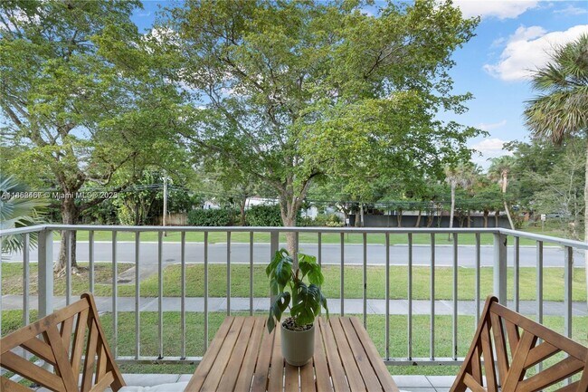 Building Photo - 6530 Lake Patricia Dr