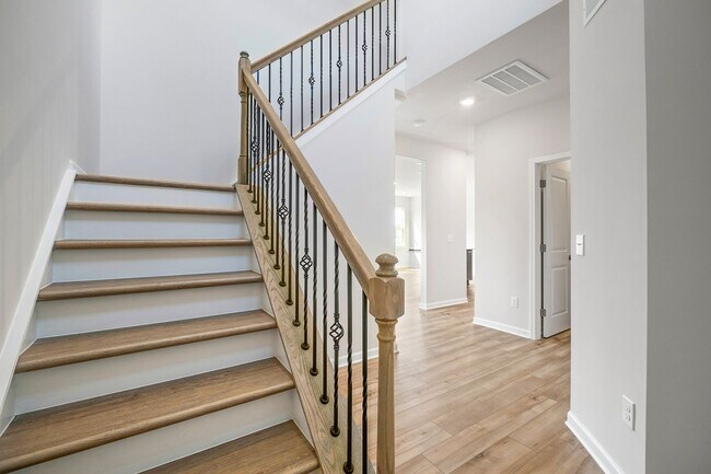 Building Photo - Brand New Smart Home in the Palisades Area!