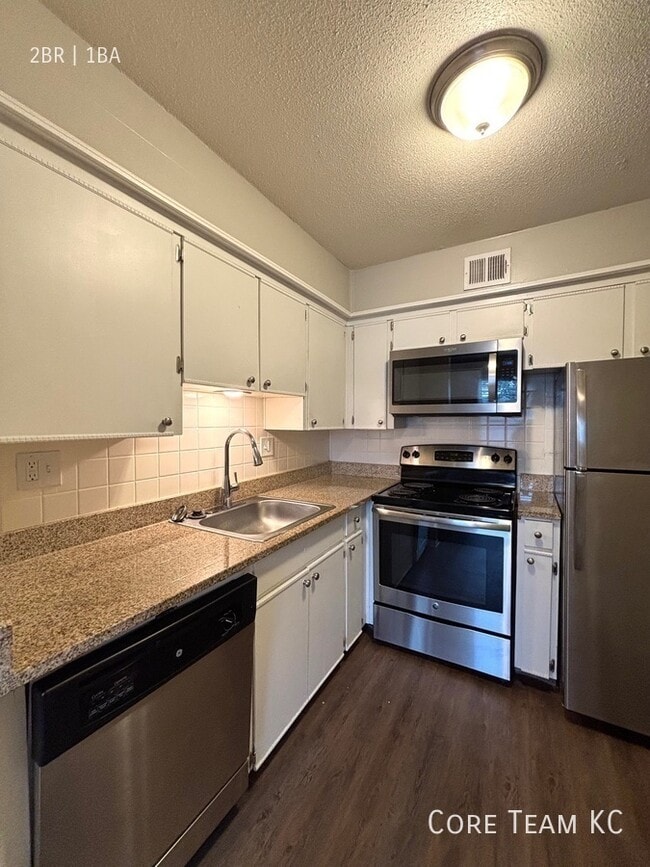 Building Photo - 3633 Walnut St