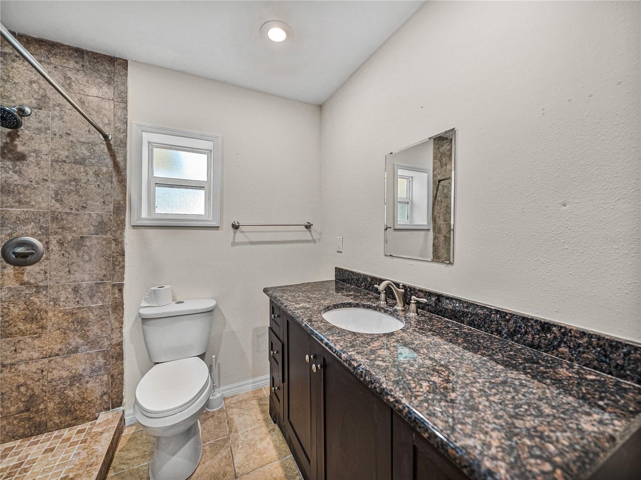 Master Bathroom - 34477 Poinsettia Pl