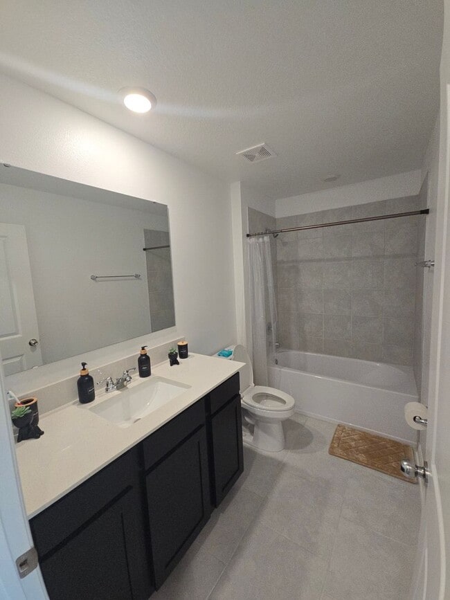 Building Photo - 4 bed 2.5 bath home built in 2024