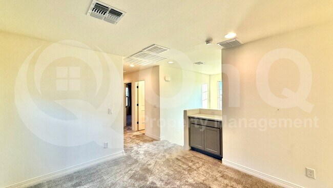 Building Photo - 1235 W Sparrow Dr