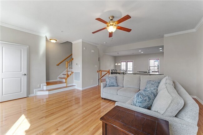 Building Photo - 410 Fairmont Dr