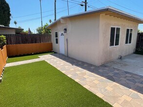 Building Photo - Cute 1 Bedroom Unit in Nice Neighborhood! ...