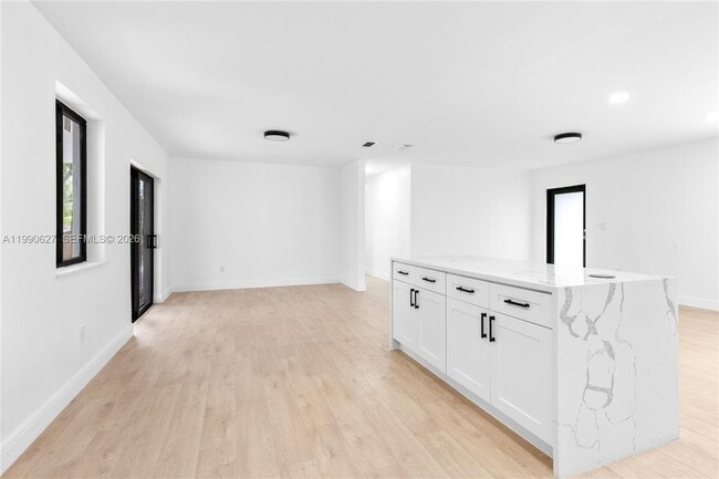 Building Photo - 14171 SW 37th Ct