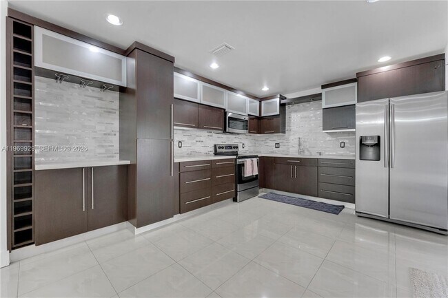 Building Photo - 9646 SW 151st Ave