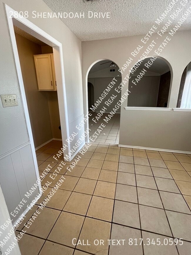 Building Photo - 2808 Shenandoah Dr