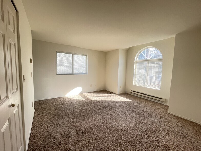 Primary Bedroom - 323 Meadow Ave N