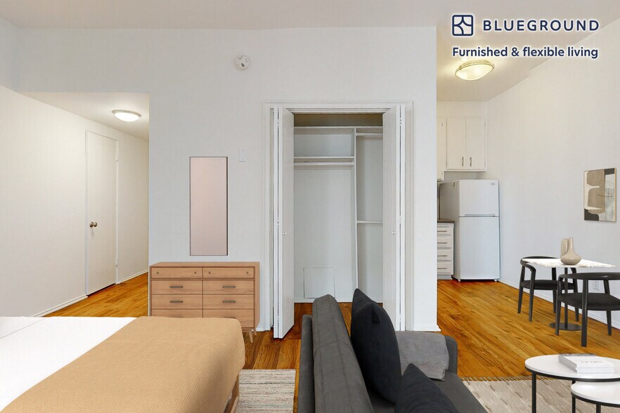 Building Photo - 10965 Rochester Ave