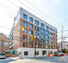 Building Photo - 1415 Manhattan