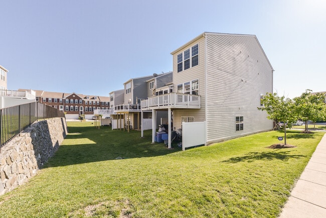 Building Photo - 22270 Blackmar Ter