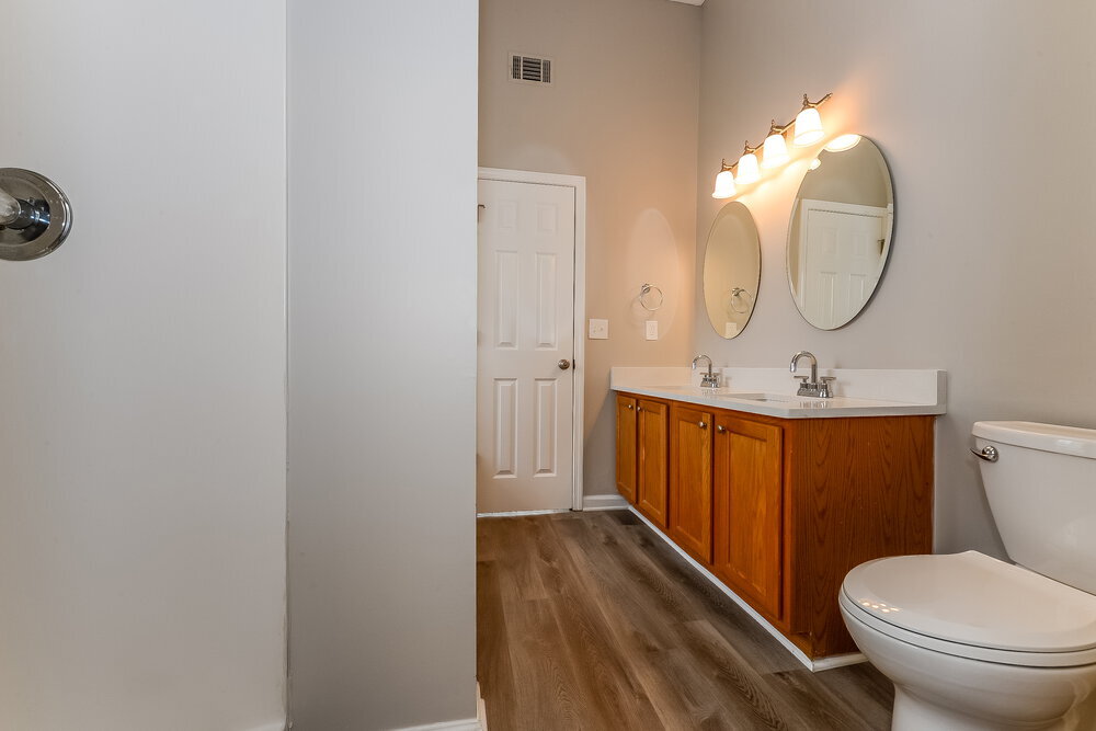 Building Photo - 5467 Sapphire Cir