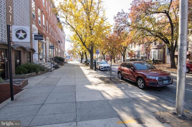 Building Photo - 2117 N Charles St