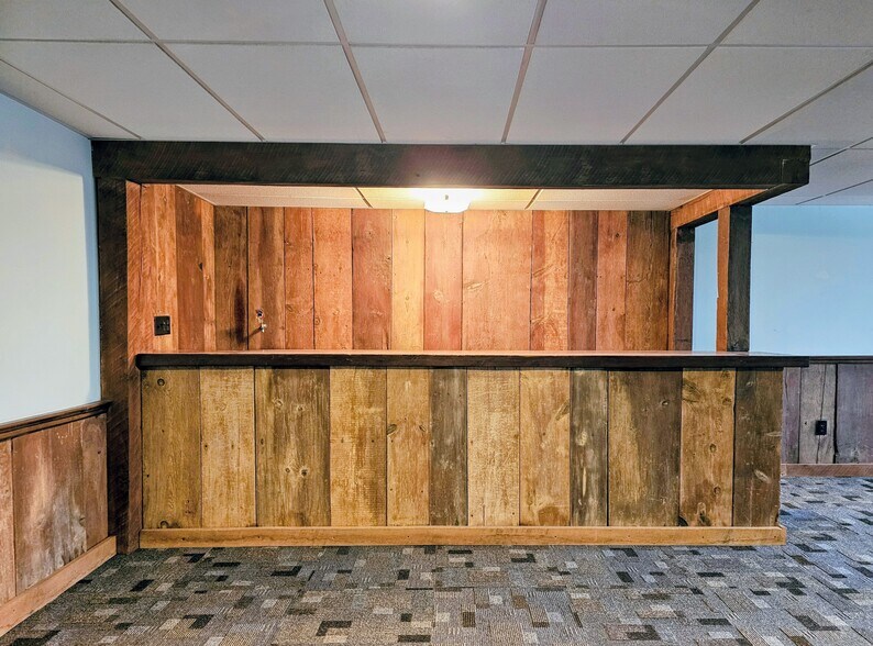 Building Photo - 135 Fraelich Rd