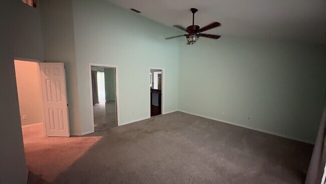 Building Photo - For Rent: A dazzling 5-bedroom, 3-bathroom...