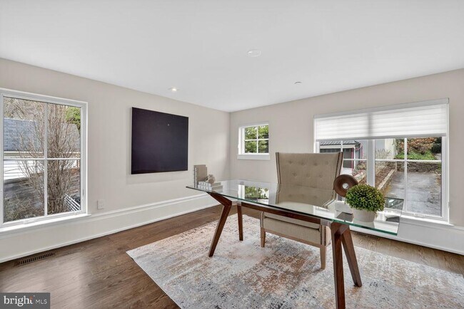 Building Photo - 4964 Eskridge Terrace NW