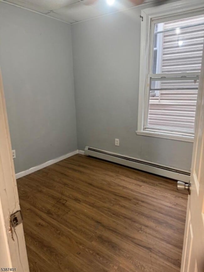 Building Photo - 85 Holsman St