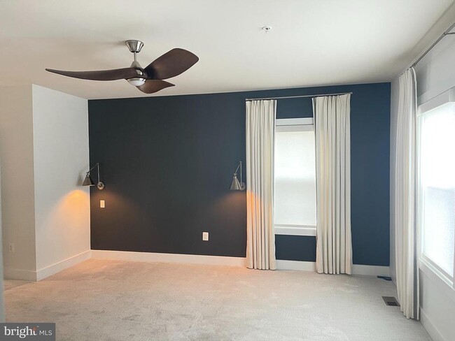 Building Photo - 44774 Tiverton Sq