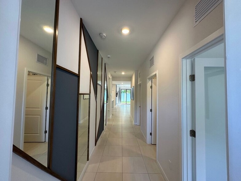 Building Photo - 7078 Rockwood Rd