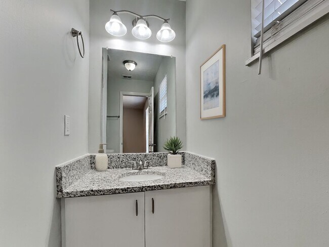 Building Photo - Beautiful 3 Bed 2 Baths Home in East Tampa!