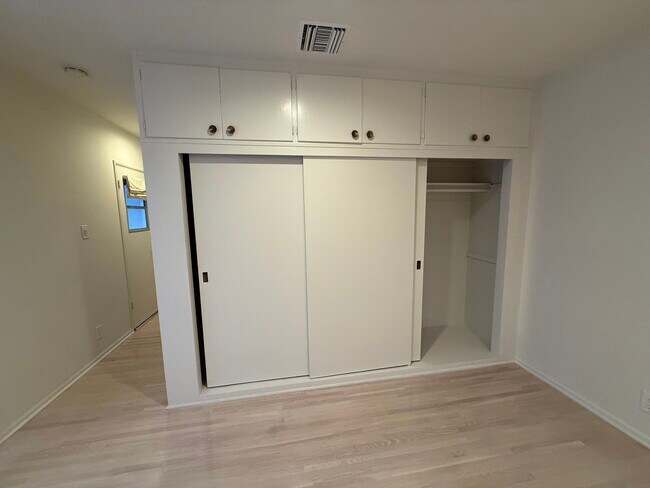 Building Photo - 7822 Bleriot Ave