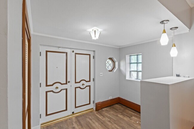 Building Photo - 288 Middaugh Rd