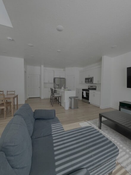 Building Photo - 460 W 25 N