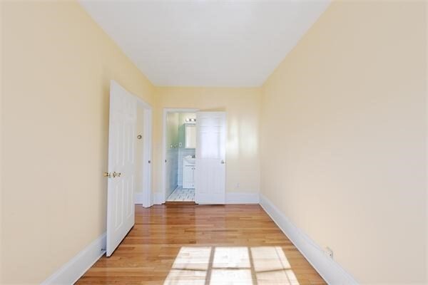 Building Photo - 511 Beacon St