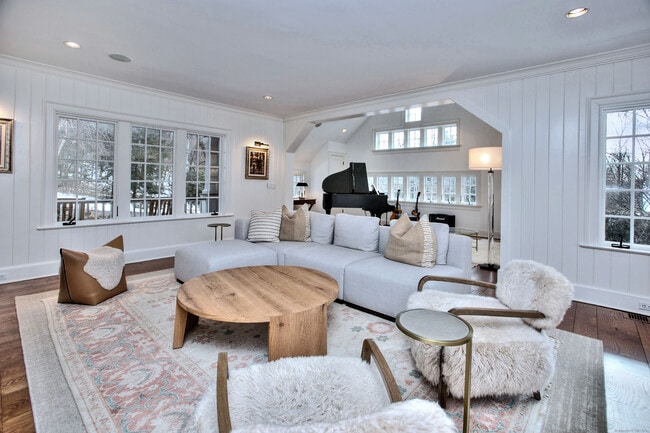 Building Photo - 15 Catamount Rd