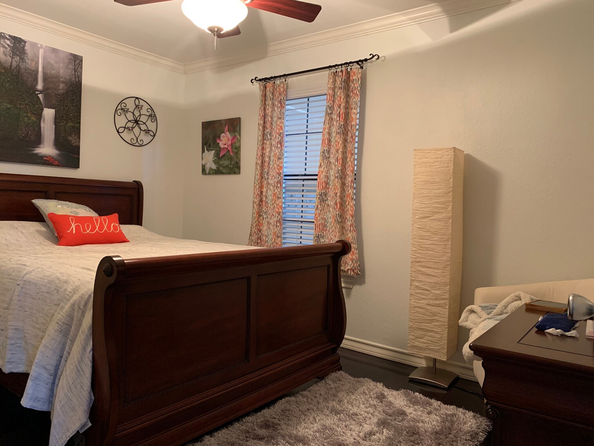 Cozy 1x1 condo at 45th St and Duval in Austin Tx. Bedroom with walk in closet - 407 E 45th St #116