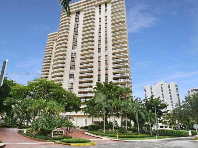 Building Photo - 19355 Turnberry Way