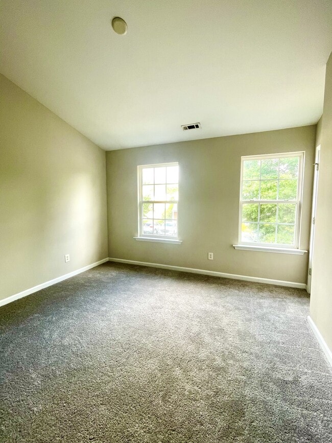 Building Photo - 7832 Averette Field Dr
