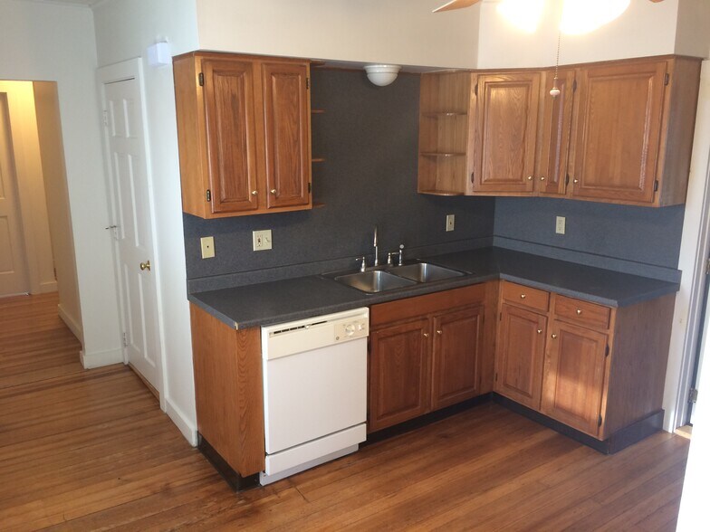 Building Photo - 97 Mawney St