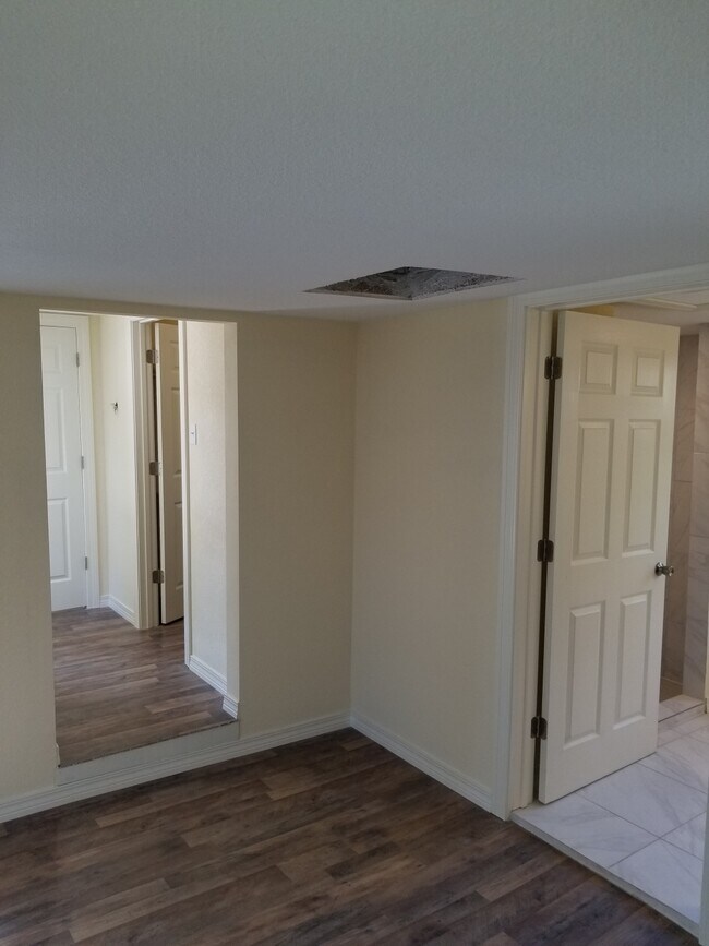 Building Photo - 602 Vernon St