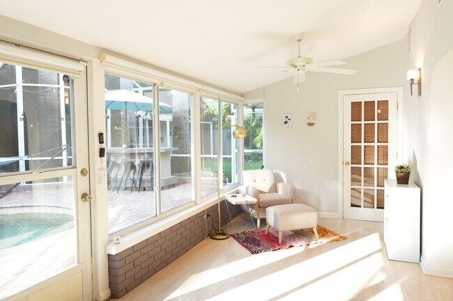 Building Photo - 2412 Clematis St