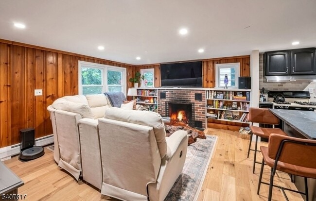 Building Photo - 41 Bellot Rd