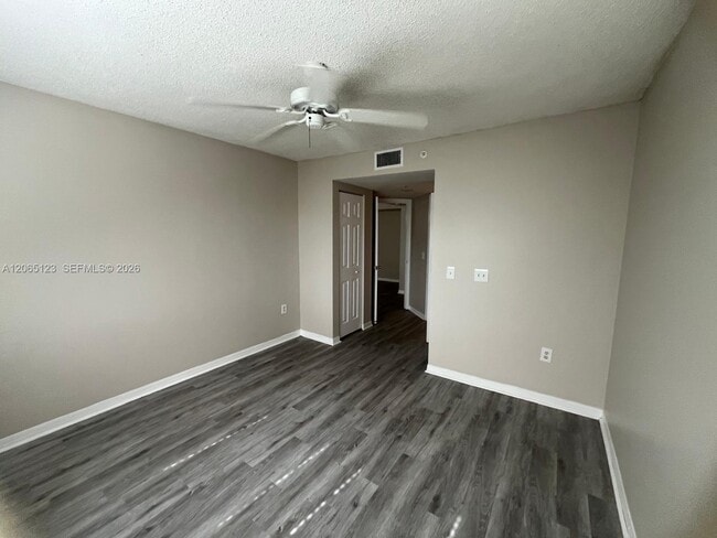 Building Photo - 4171 N Haverhill Rd