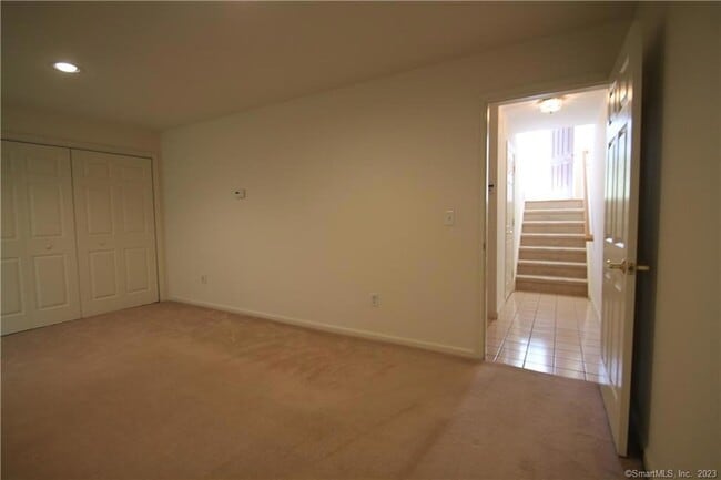 Building Photo - 1407 Larson Dr