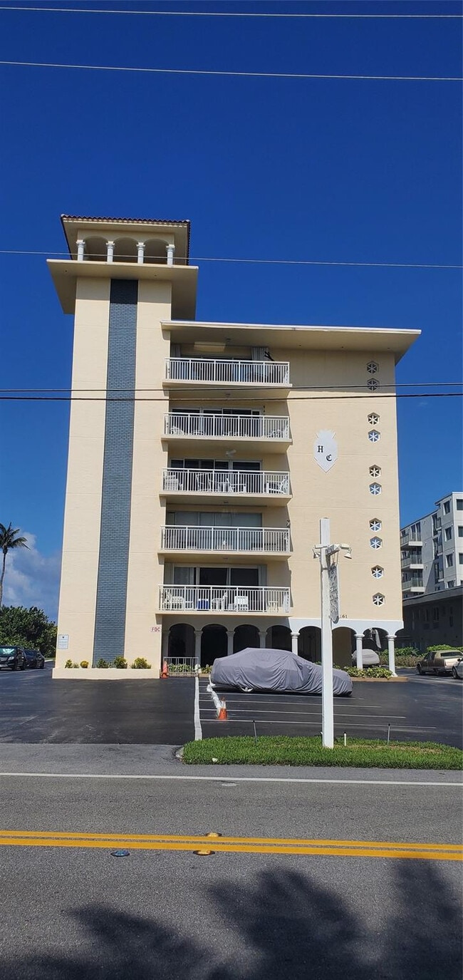 Building Photo - 1161 Hillsboro Mile