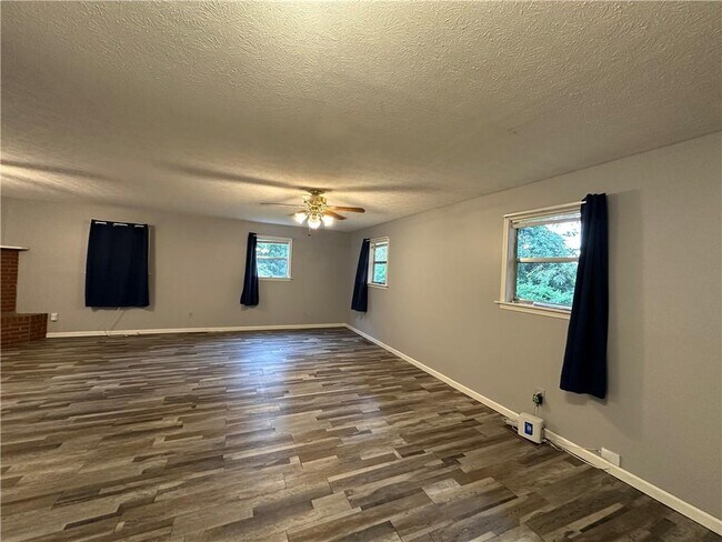 Building Photo - 7597 Rockbridge Rd SW