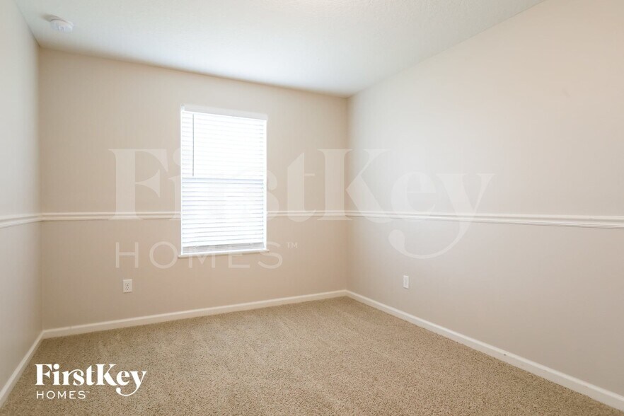 Building Photo - 208 Straw Pond Way