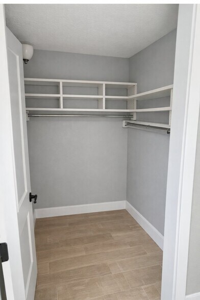 Building Photo - 1160 Rue Des Chateaux